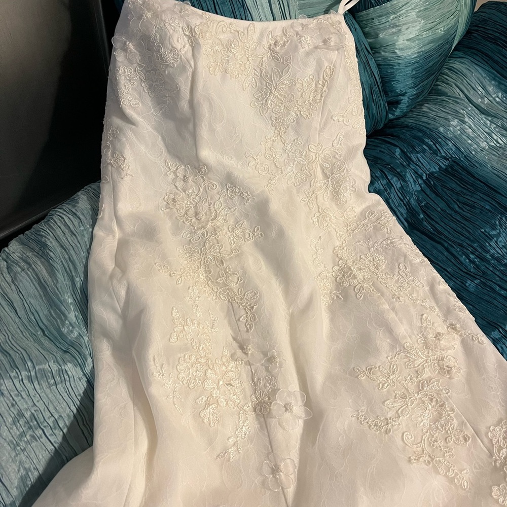 Vera Wang Size 12 Wedding Dress Elegant Simple